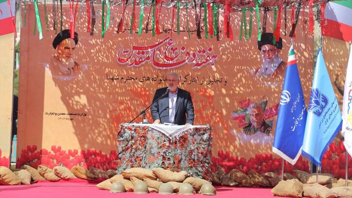 نباید بگذاریم دشمن به اهداف خود برسد