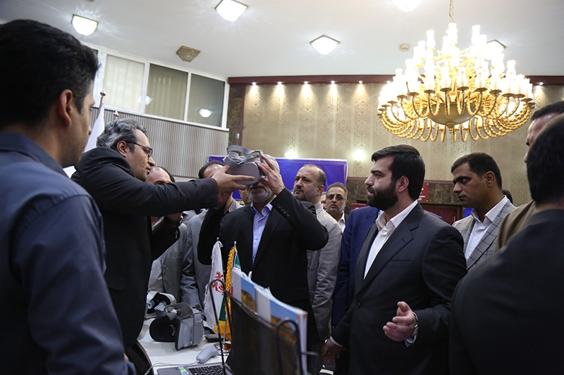قدردانی وزیر کار از مدیرعامل شرکت مس قدردانی وزیر کار از مدیرعامل شرکت مس