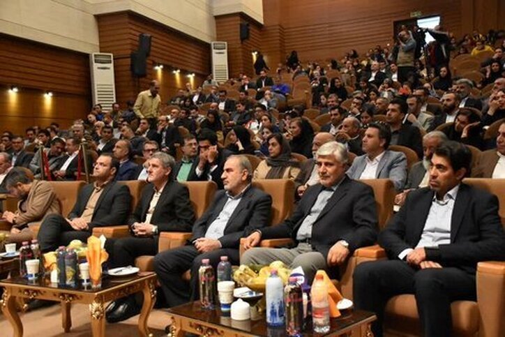 تجلیل از صنعتگران و معدن‌کاران نمونه فارس
