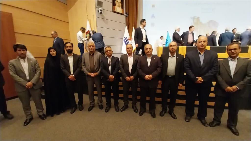 معاون بهره برداری ذوب آهن اصفهان مدیر برگزیده بخش دولتی شد معاون بهره برداری ذوب آهن اصفهان مدیر برگزیده بخش دولتی شد