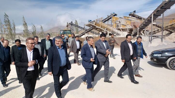 نظارت مستمر بر نحوه فعالیت واحد‌های معدنی تولید شن و ماسه در سطح استان اردبیل