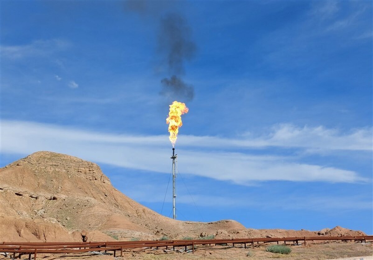 گازسوزی ۱۵ میلیون فوت‌مکعبی در میدان نفتی دانان+عکس