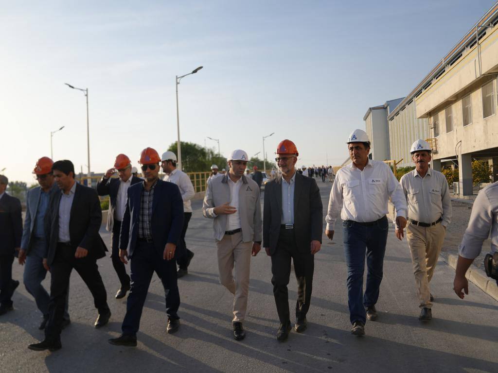 بازدید ریاست هیات عامل ایمیدرو از مجتمع صنایع آلومینیوم جنوب بازدید ریاست هیات عامل ایمیدرو از مجتمع صنایع آلومینیوم جنوب