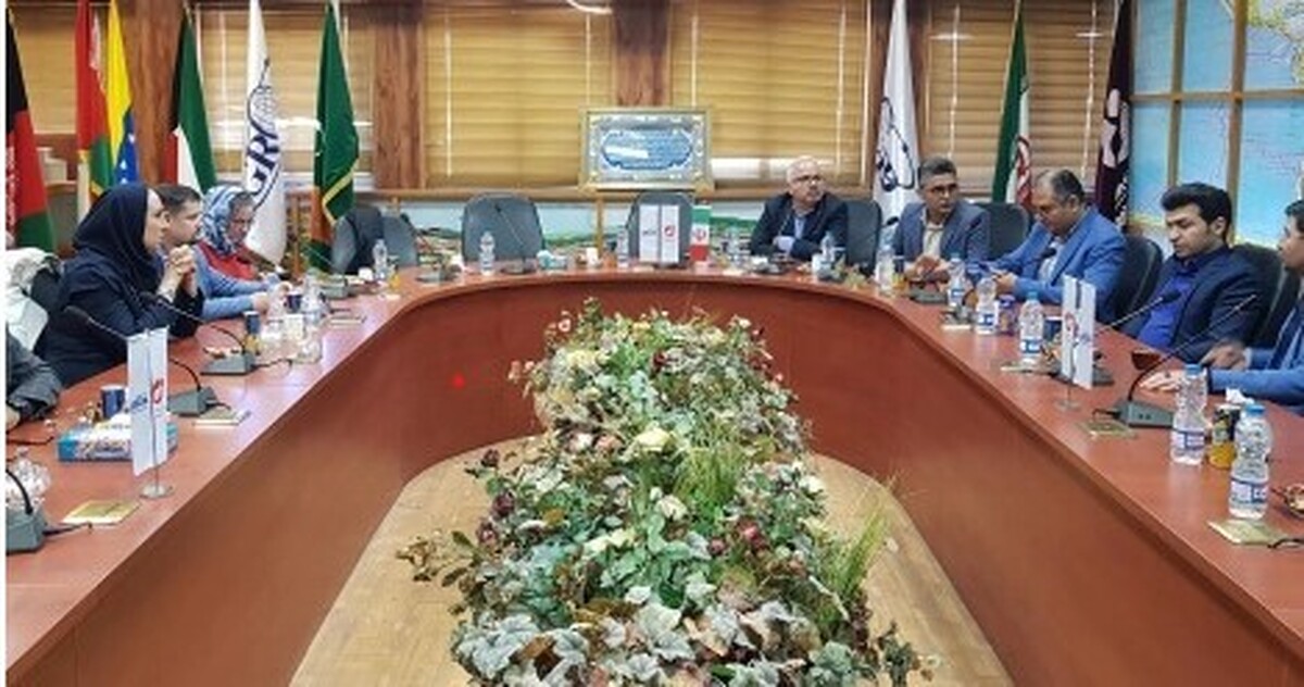 بازدید کارشناسان شرکت روسی Rosgeo از مرکز پژوهش‌های کاربردی علوم زمین البرز