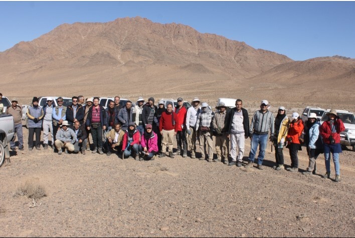 برگزاری کارگاه آموزشی صحرایی تهیه نقشههای زمینشناسی در راستای طرح تحول زمینشناسی و اکتشاف ذخایر معدنی در استان یزد برگزاری کارگاه آموزشی صحرایی تهیه نقشههای زمینشناسی در راستای طرح تحول زمینشناسی و اکتشاف ذخایر معدنی در استان یزد