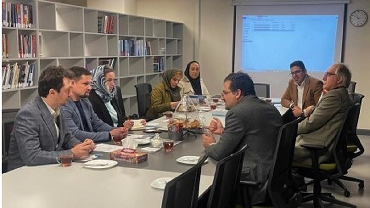 بازدید کارشناسان بخش آنالیز مواد معدنی شرکت روسی Rosgeo از بنیاد علوم کاربردی رازی