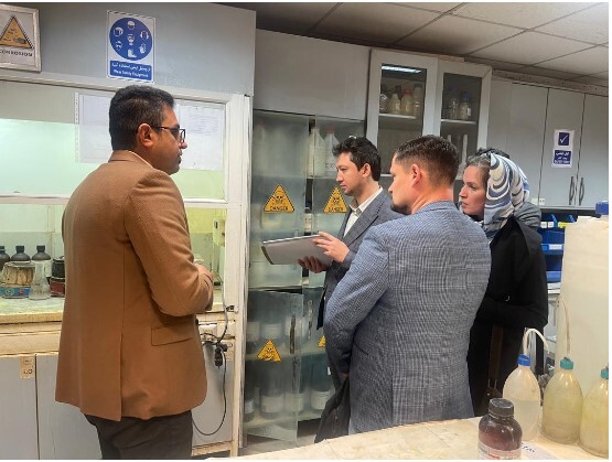 بازدید کارشناسان بخش آنالیز مواد معدنی شرکت روسی Rosgeo از بنیاد علوم کاربردی رازی بازدید کارشناسان بخش آنالیز مواد معدنی شرکت روسی Rosgeo از بنیاد علوم کاربردی رازی