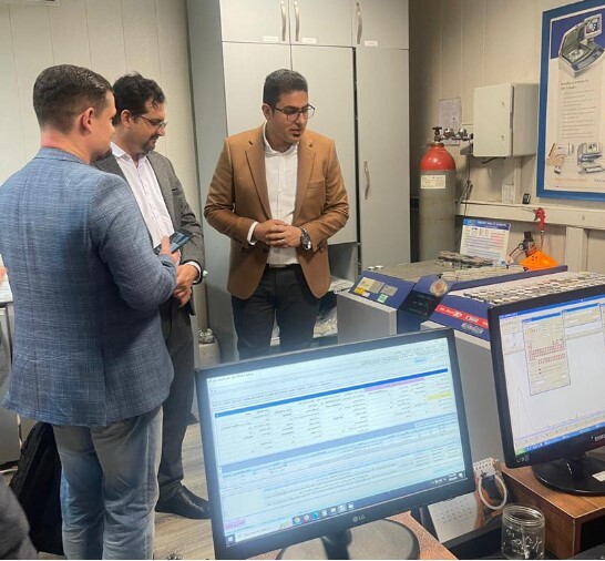بازدید کارشناسان بخش آنالیز مواد معدنی شرکت روسی Rosgeo از بنیاد علوم کاربردی رازی بازدید کارشناسان بخش آنالیز مواد معدنی شرکت روسی Rosgeo از بنیاد علوم کاربردی رازی
