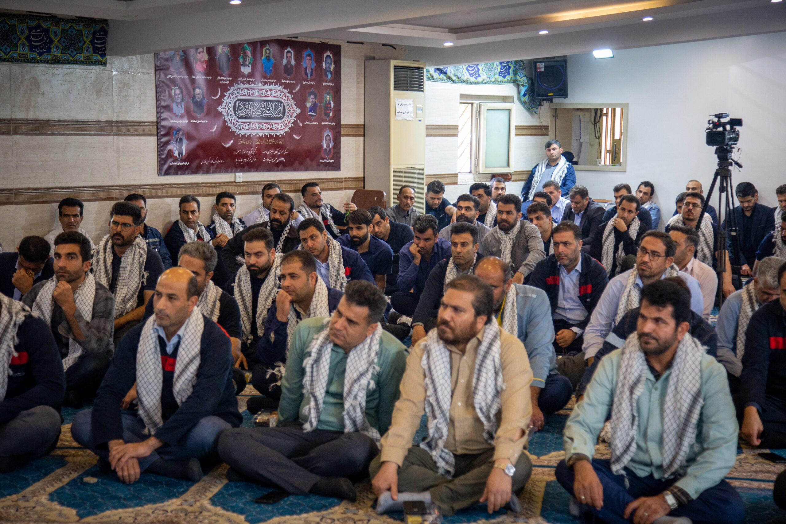 برگزاری نشست بصیرتی و روشنگری در فولاد اکسین خوزستان/حجت الاسلام حاجتی: مردم ایران بصیر و هوشیار هستند/داشتن بصیرت باید با شجاعت همراه باشد