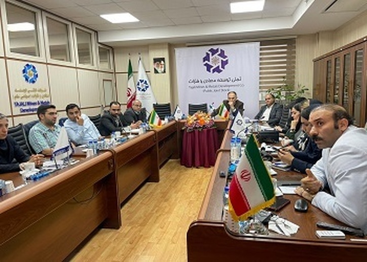 خبر‌های موثر از نشست مدیران تجلی با کارشناسان بورس/ اولین پروانه بهره برداری عناصر نادر خاکی تا پایان سال به «تجلی» می‌رسد/ جانجا تا دو سال دیگر به تولید خواهد رسید