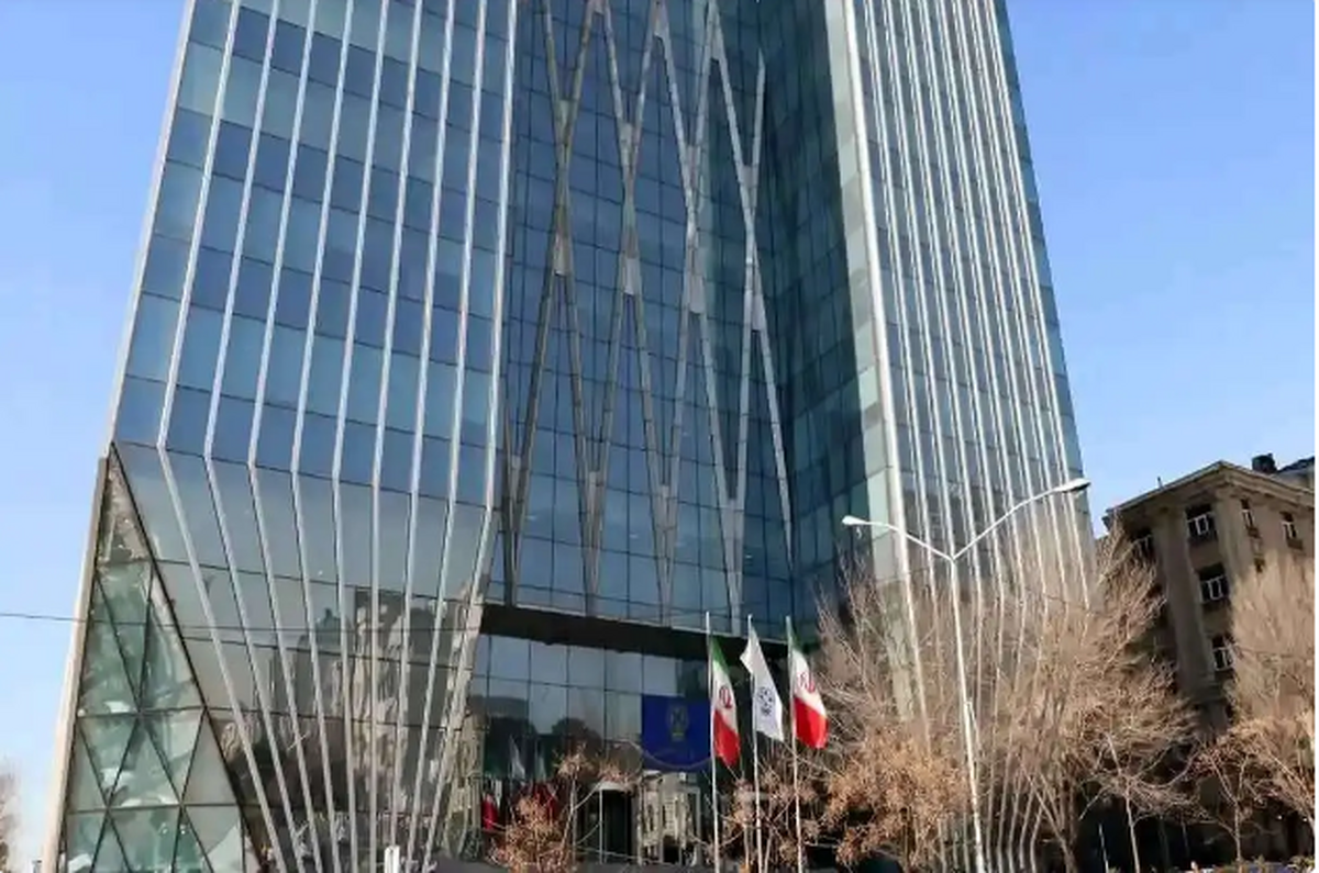 حضور ۴۰۰ شرکت در بورس تهران