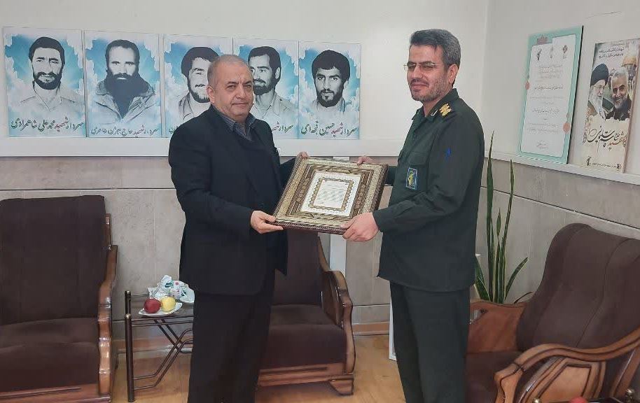 دیدار مدیرعامل ذوب آهن اصفهان با فرمانده سپاه لنجان دیدار مدیرعامل ذوب آهن اصفهان با فرمانده سپاه لنجان