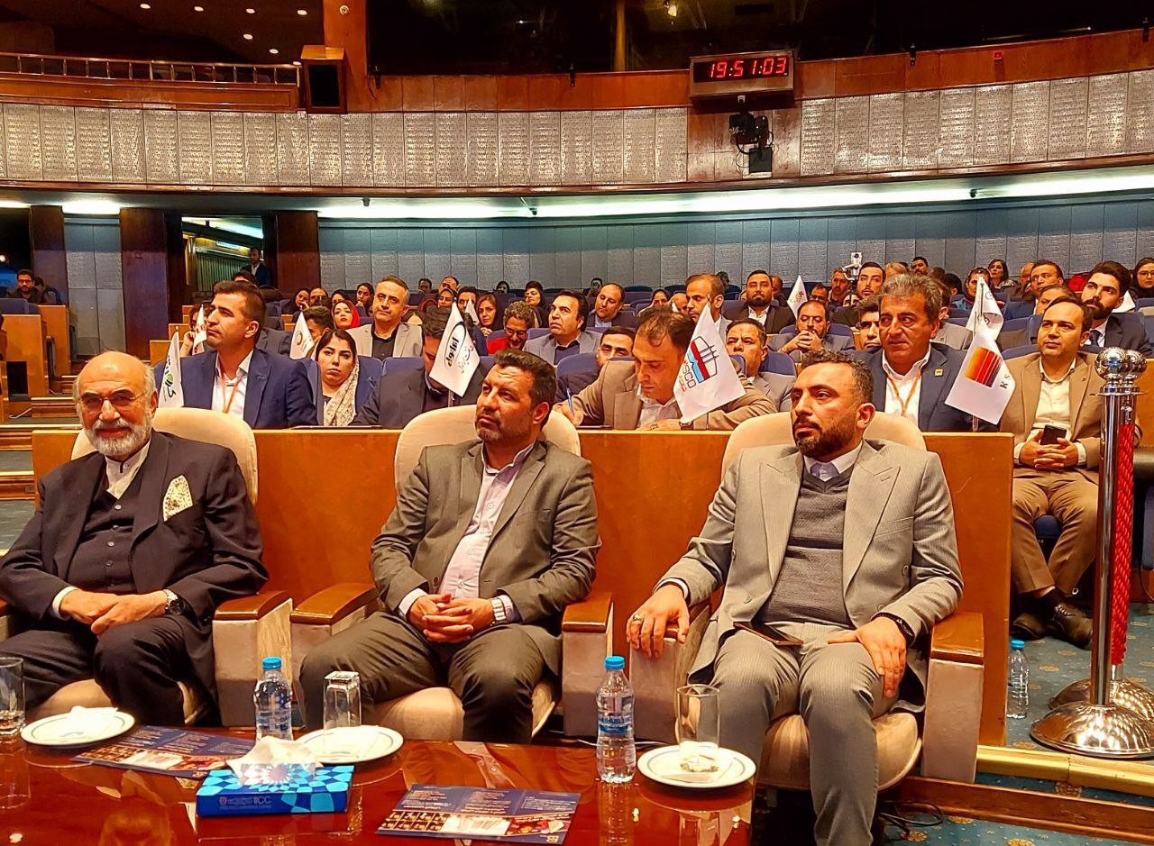 تندیس ملی رضایتمندی مشتری به فولاد خوزستان تعلق گرفت تندیس ملی رضایتمندی مشتری به فولاد خوزستان تعلق گرفت