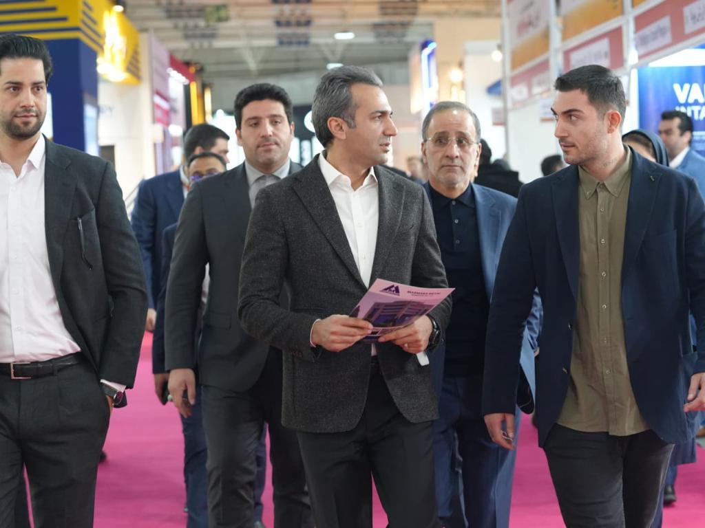 بازدید مهندس زحمتکش از نمایشگاه ایران متافو
