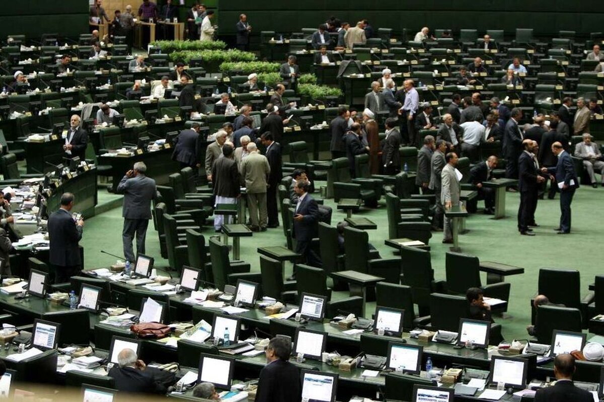 وزرای اقتصاد و صمت برای بررسی راهکار‌های تحقق «جهش تولید با مشارکت مردم» به کمیسیون اقتصادی می‌روند/ بررسی بخش دوم لایحه بودجه سال ۱۴۰۳ در کمیسیون برنامه‌ و بودجه