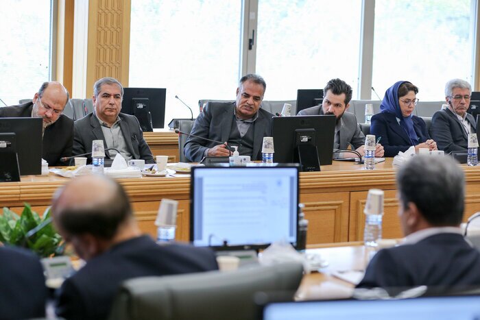 ضرورت منع صدور سیمان با کارت‌های بازرگانی شخصی