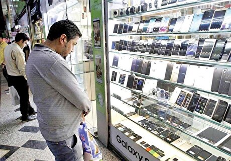 ممنوعیت واردات گوشی‌های دکمه‌ای تکذیب شد