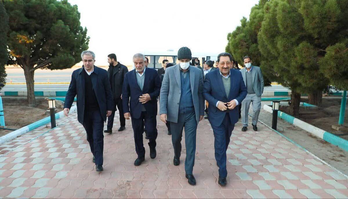 وزیر صنعت، معدن و تجارت وارد استان یزد شد