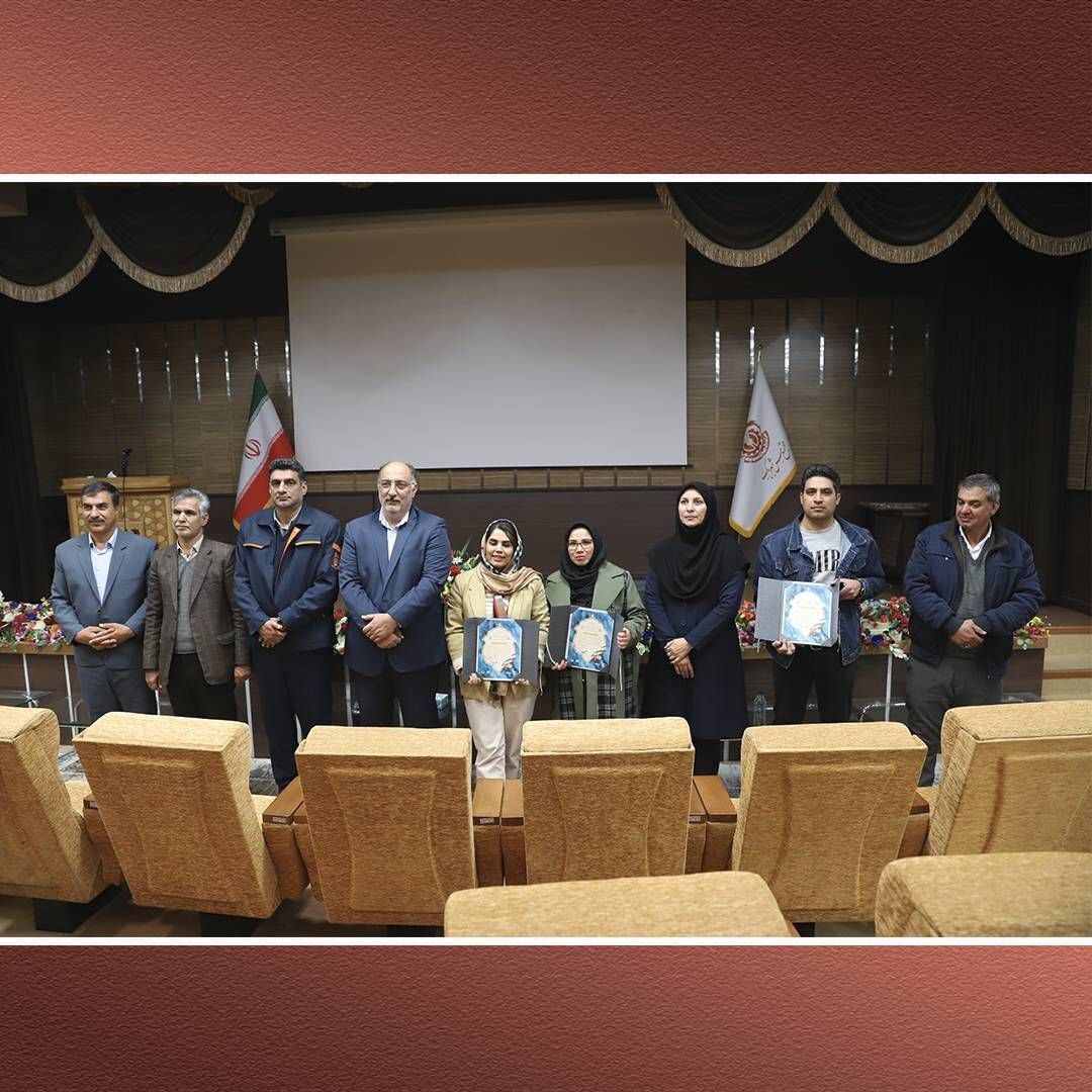 تقدیر از برگزیدگان مسابقات ملی گوهرتراشی تقدیر از برگزیدگان مسابقات ملی گوهرتراشی