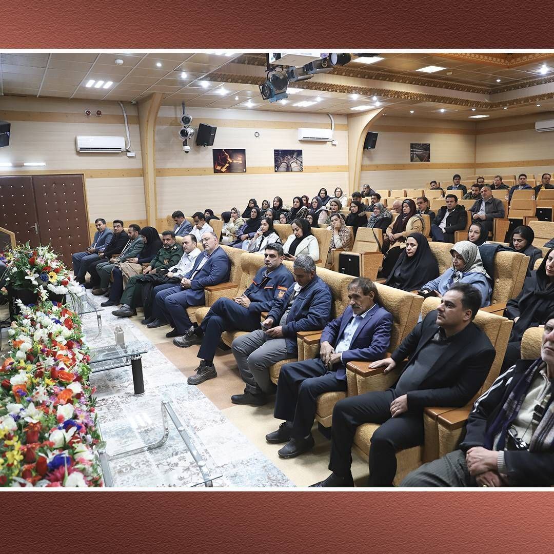 تقدیر از برگزیدگان مسابقات ملی گوهرتراشی تقدیر از برگزیدگان مسابقات ملی گوهرتراشی