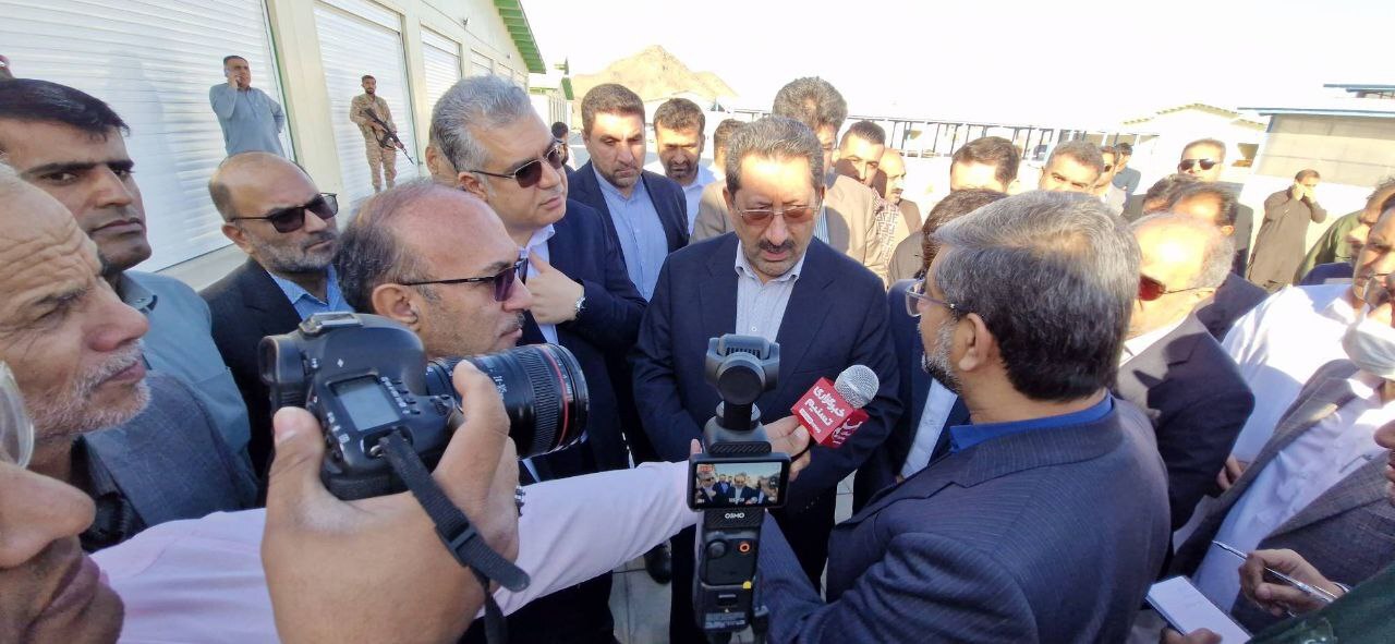 بازدید وزیر صمت از مرزهای جنوب شرق کشور در جریان سفر رئیسجمهور به استان سیستان و بلوچستان بازدید وزیر صمت از مرزهای جنوب شرق کشور در جریان سفر رئیسجمهور به استان سیستان و بلوچستان