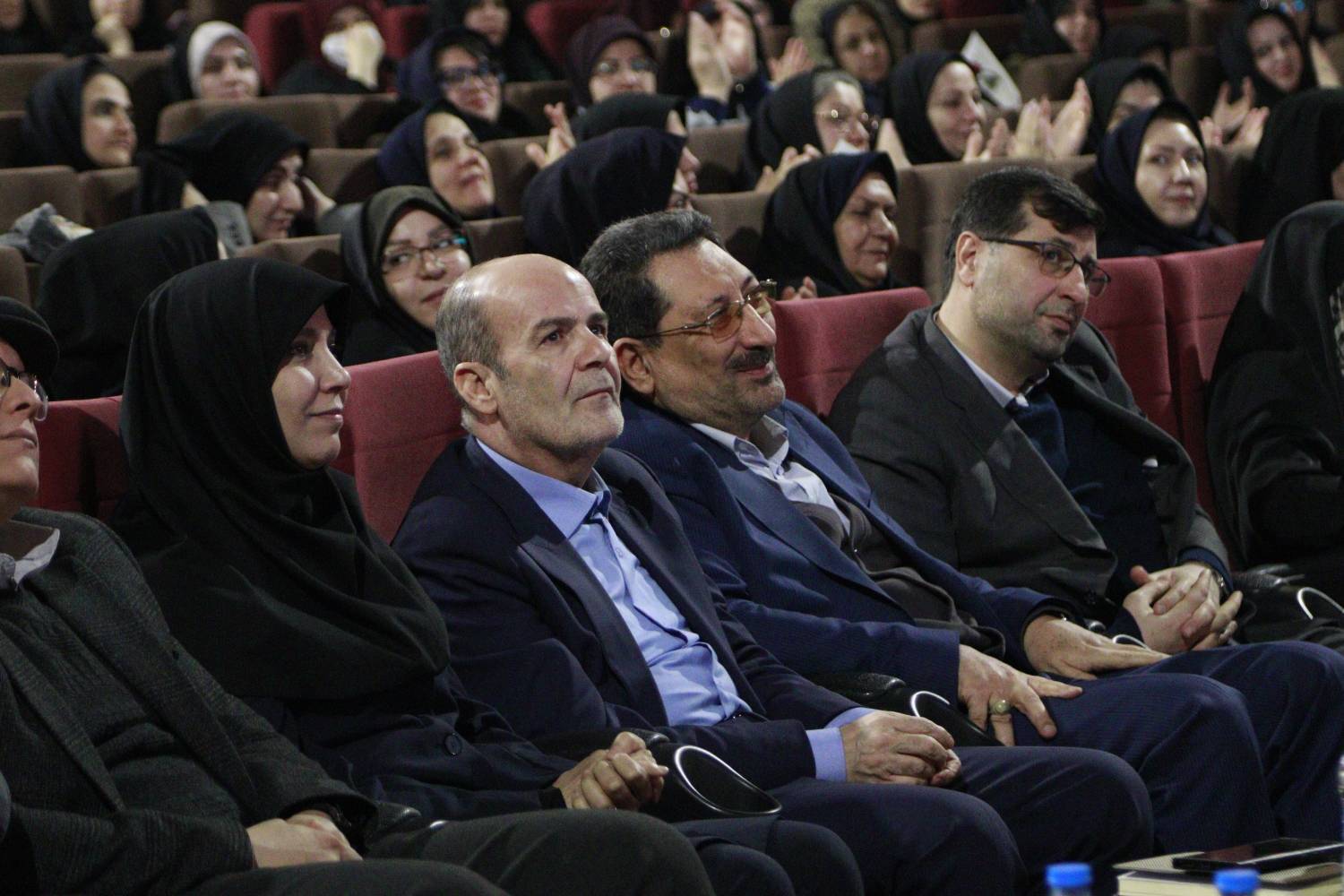 زنان نیمی از سرمایه انسانی جامعه هستند/ توسعه بدون در نظرگرفتن این نیمه با ارزش بیمعناست زنان نیمی از سرمایه انسانی جامعه هستند/ توسعه بدون در نظرگرفتن این نیمه با ارزش بیمعناست