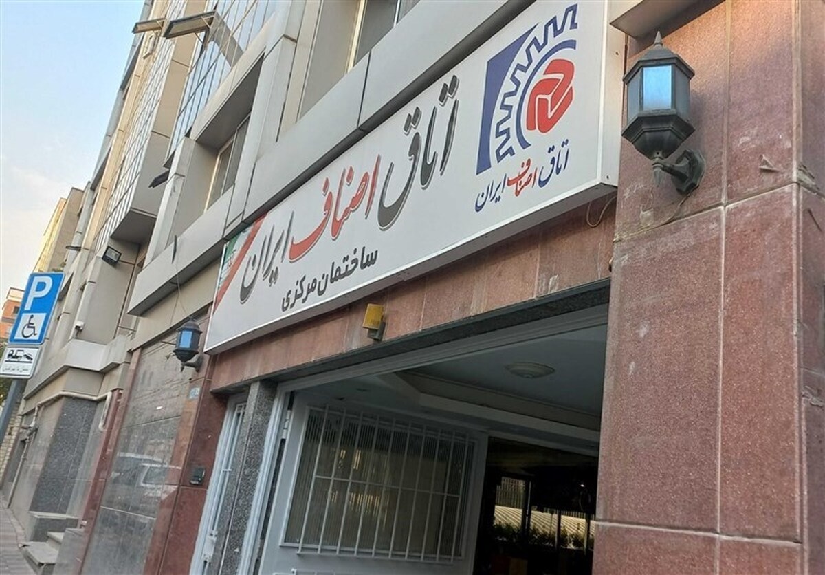 سکوت بانک مرکزی در برابر افزایش نرخ ارز جبران‌ناپذیر است