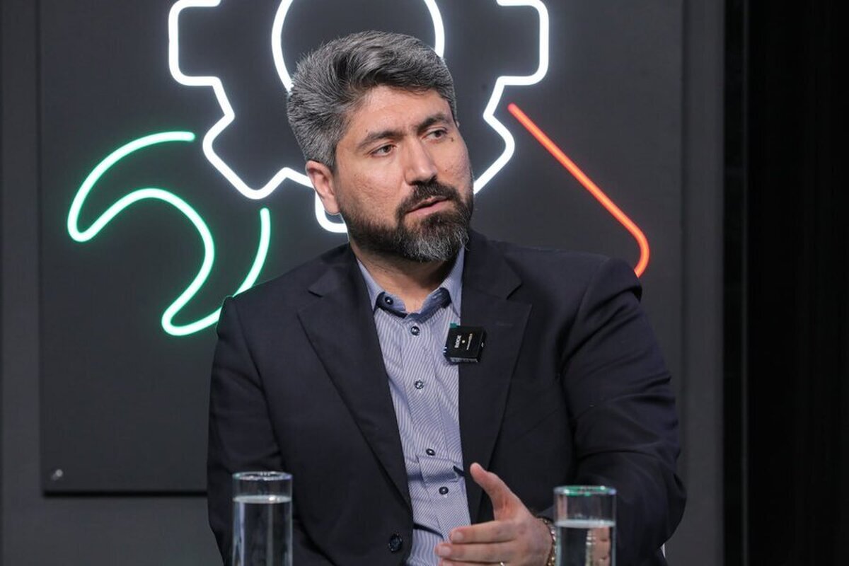 لزوم افزایش هماهنگی و همکاری میان تنظیم‌گران بازار‌های مالی/ مرکز مبادله چه مزایایی دارد که بورس کالا و سایر بورس‌ها قادر به ارائه آن نیستند؟/ باید فعالیت مرکز مبادله در قالب بورس، هرچه سریع‌تر تعیین تکلیف و از آسیب‌های بیش‌تر جلوگیری شود