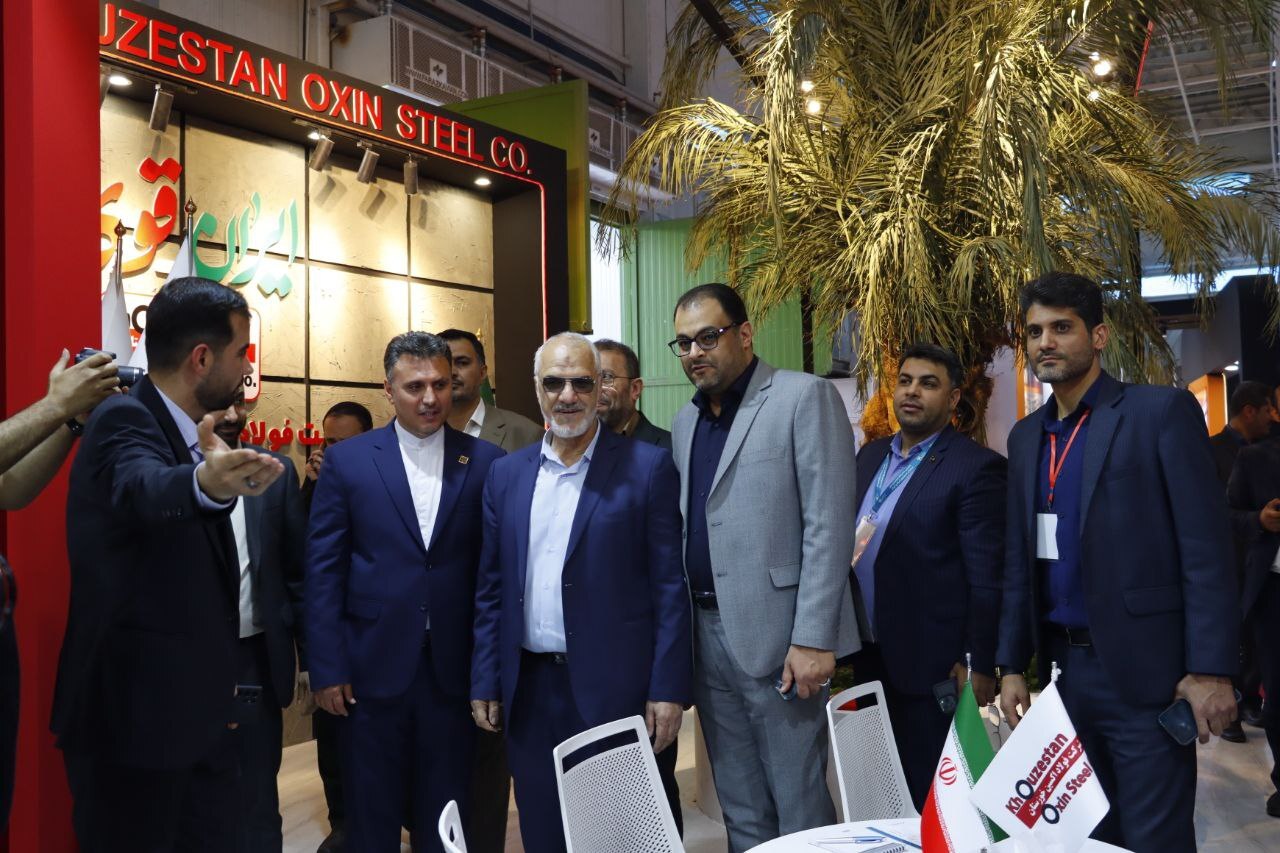 فولاد اکسین مایه افتخار است/ کارگران شعار جهش تولید را محقق کنند فولاد اکسین مایه افتخار است/ کارگران شعار جهش تولید را محقق کنند