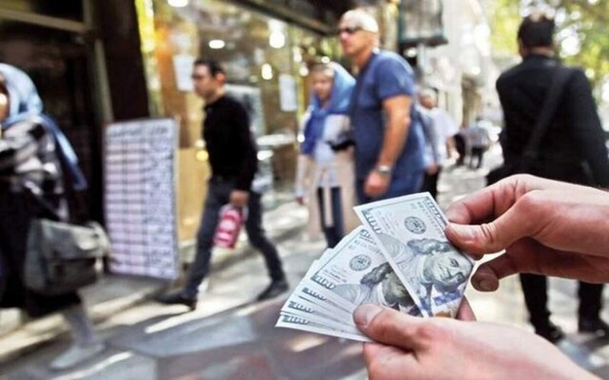 تمایل بازار غیر رسمی به فروش ارز بیشتر است