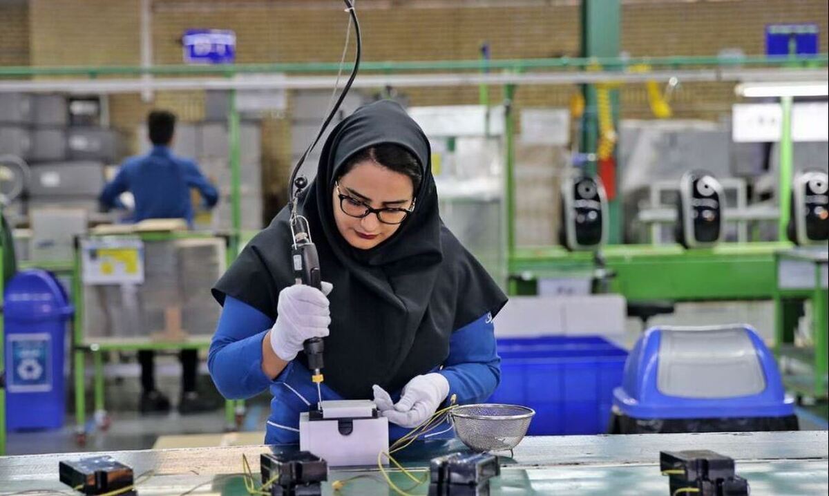رشد اشتغالزایی، دستاورد مهم دولت سیزدهم/ شهید رئیسی مانع تعطیلی بنگاه‌های اقتصادی شد