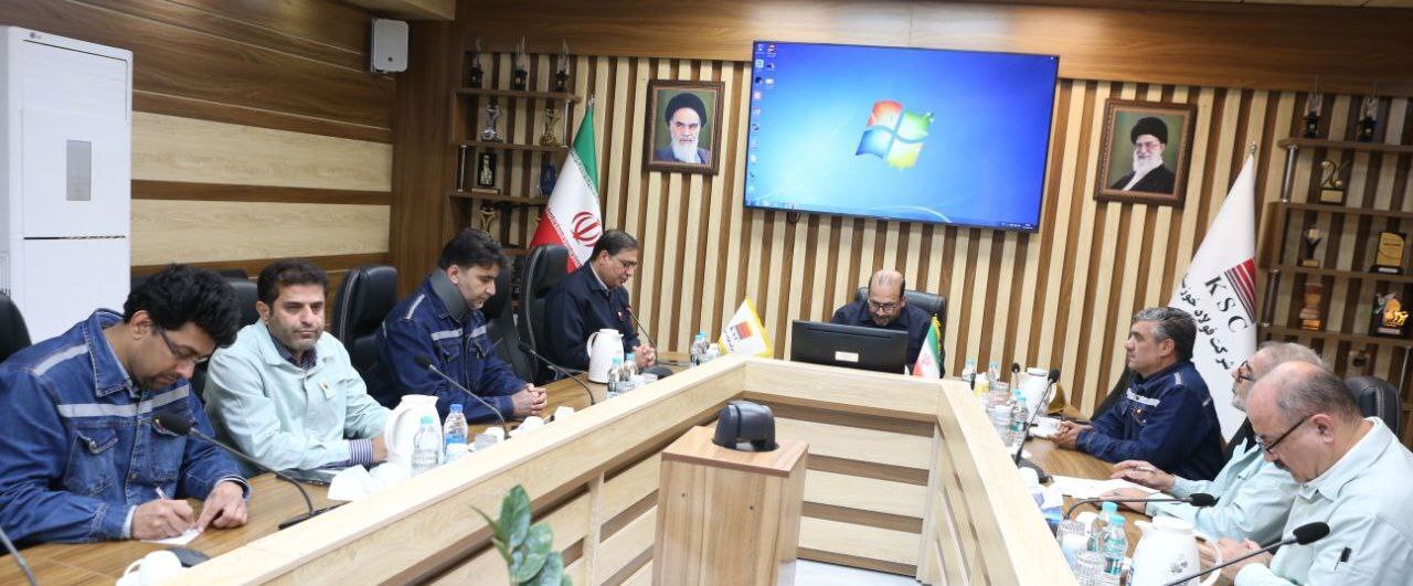 حضور مدیرعامل در اولین جلسه کمیته عالی منابع انسانی شرکت فولاد خوزستان با اعضای جدید حضور مدیرعامل در اولین جلسه کمیته عالی منابع انسانی شرکت فولاد خوزستان با اعضای جدید