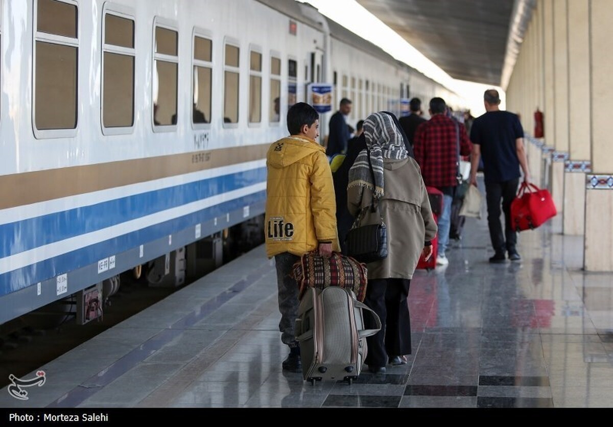 آغاز پیش‌فروش بلیت قطار‌های مسافری از ساعت ۱۳ امروز