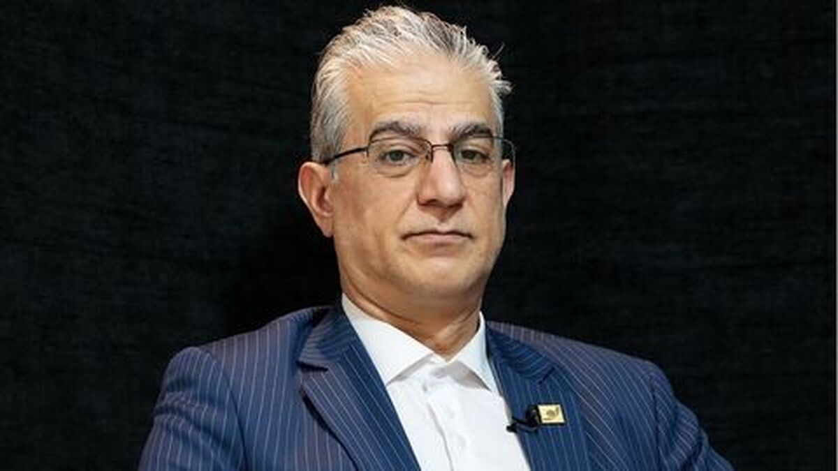 سیاست دولت چهاردهم، باید جلوگیری از هیجان در بورس باشد