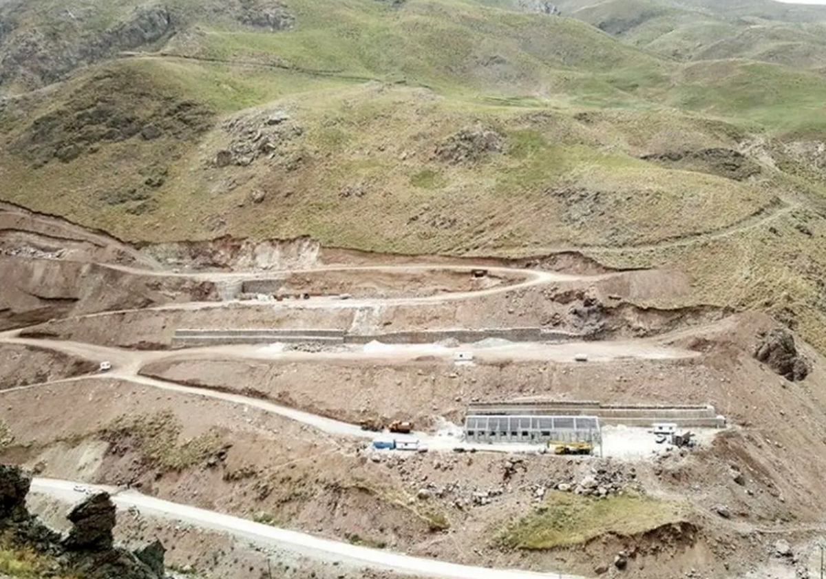 حادثه معدن در روستای «آزاد بر» جاده چالوس/ احتمال محبوس شدن ۴ نفر از کارگران