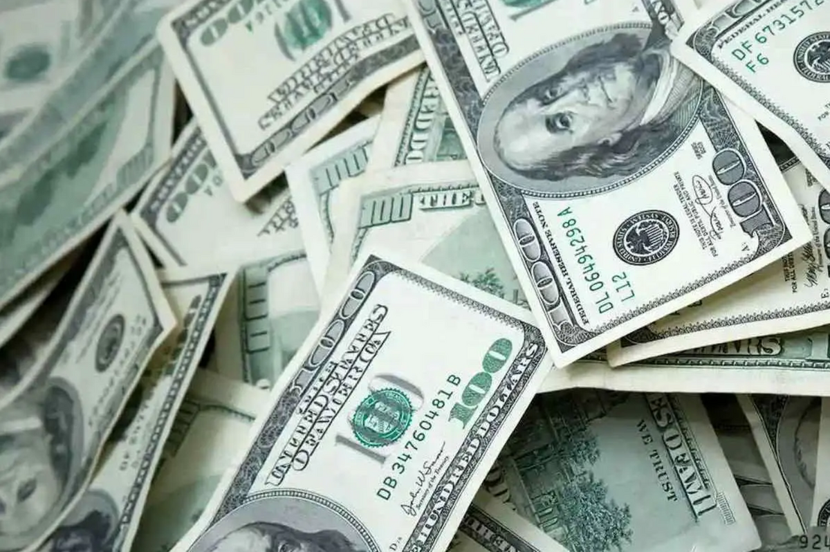 قیمت دلار امروز ۱۵ مرداد ۱۴۰۳/ تتر به کانال ۶۲ هزار تومانی صعود کرد!