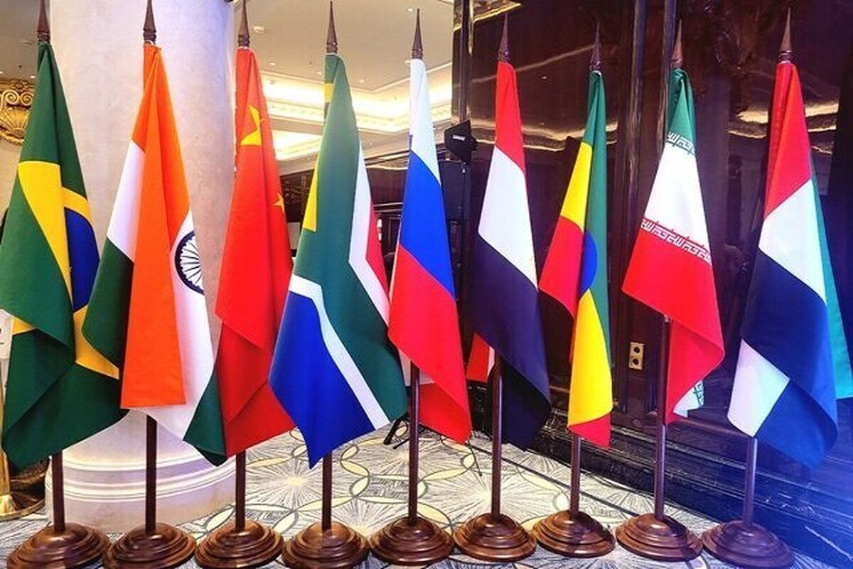 نقش کم‌رنگ دلار در بریکس