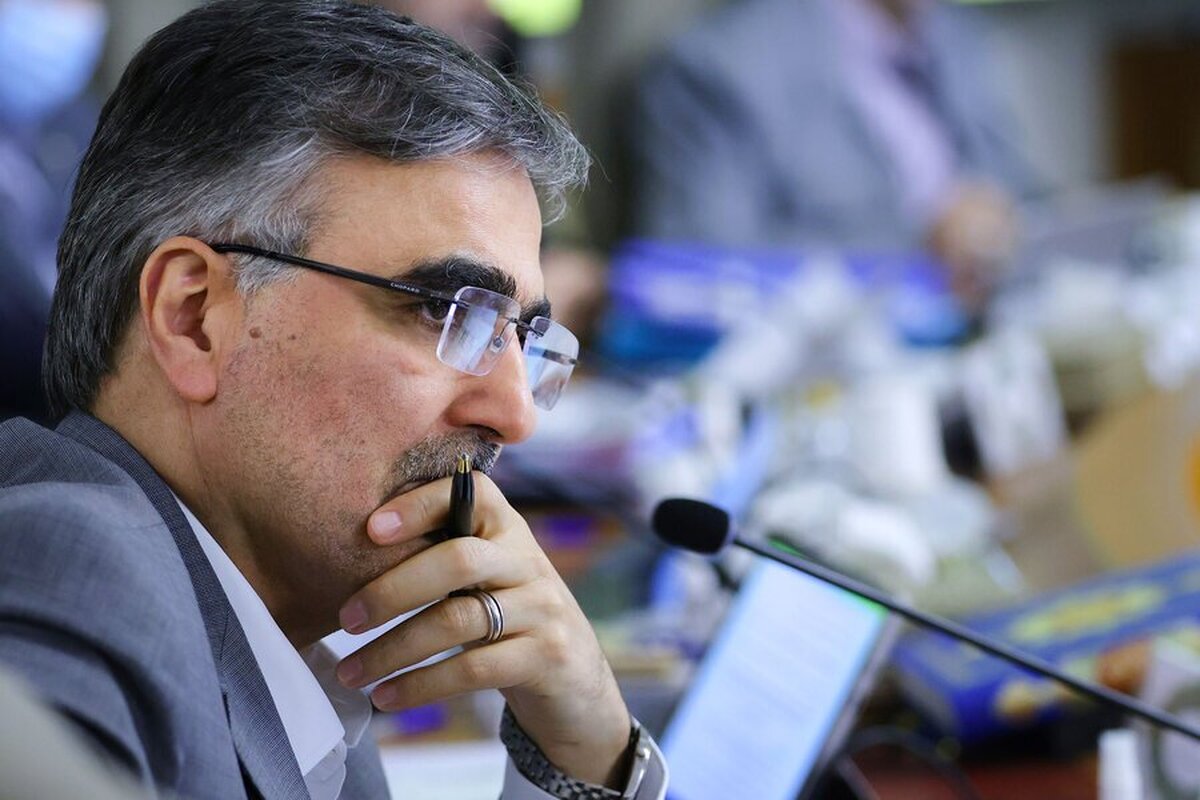 هم‌صدایی بازار‌های پول و سرمایه در نشست شورای عالی بورس/ برنامه‌های حمایتی بانک‌ها از فردا در بازار سهام اجرایی می‌شود/ فهرست ۳ اقدام بانک مرکزی برای کمک به بازار سرمایه
