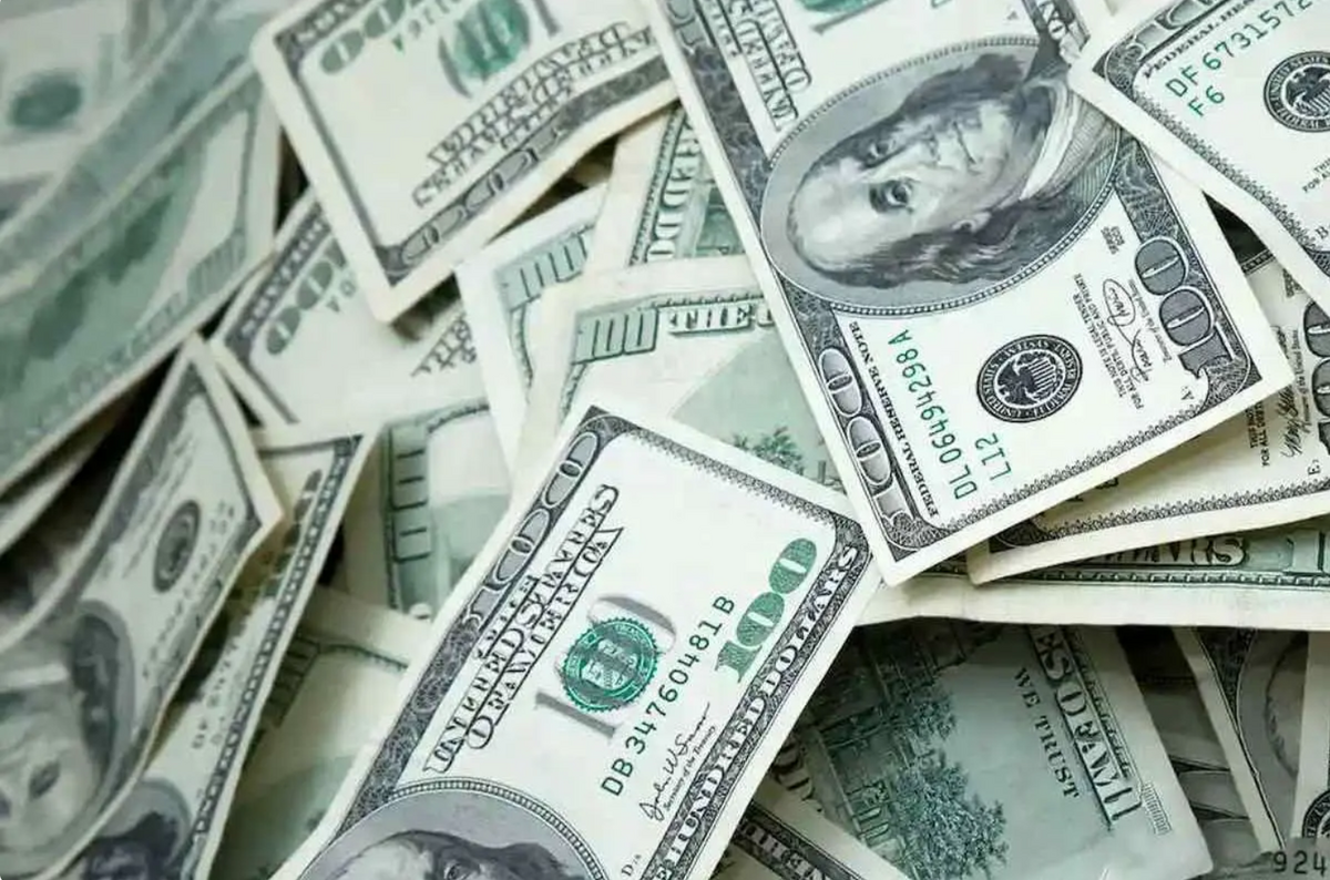 پیش بینی قیمت دلار ۴ مرداد ۱۴۰۳/ دماسنج دلار با تب تقاضا داغ شد