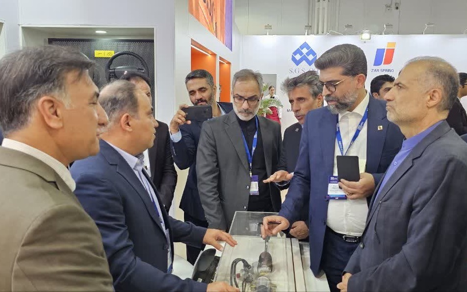 گشایش پاویون ایران در نمایشگاه اتومبیلیتی روسیه با حضور معاون وزیر صمت