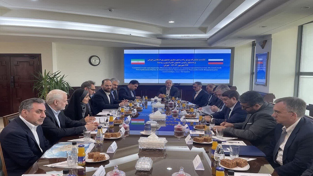 مذاکره برای تکمیل کریدور‌های حمل‌ونقل و راه‌ آهن شمال-جنوب