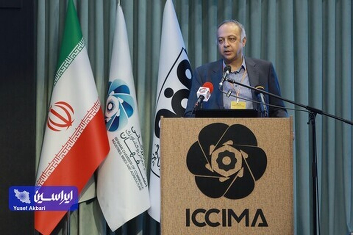 ۳۰۰ میلیون تن مجوز کاغذی زنجیره فولاد تعیین تکلیف شود