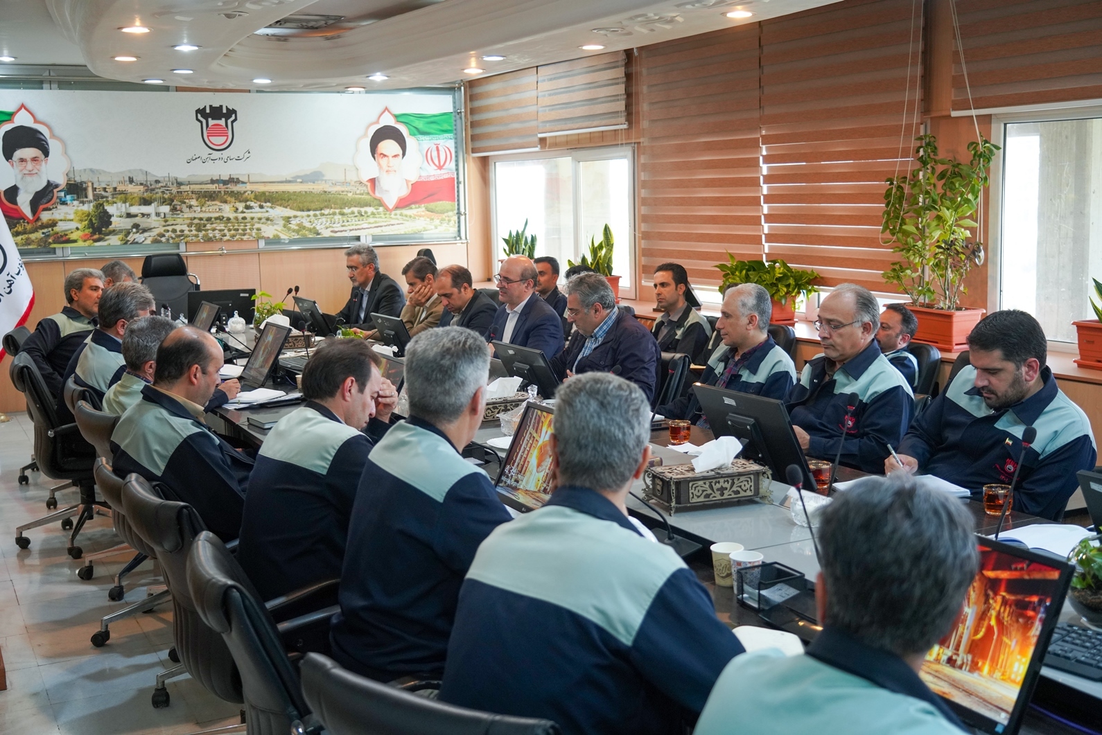 صدور مجدد و تمدید اعتبار گواهینامه پنج استاندارد مدیریتی در ذوب آهن اصفهان صدور مجدد و تمدید اعتبار گواهینامه پنج استاندارد مدیریتی در ذوب آهن اصفهان