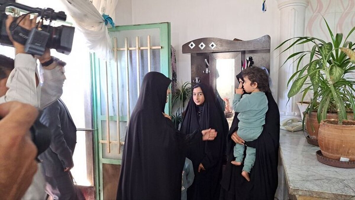 معاون رییس‌جمهور با خانواده جان‌باختگان کاشمری معدن طبس دیدار کرد