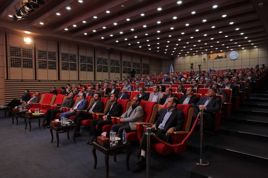 ضرورت سرمایهگذاری مبتنی بر اصول پایداری برای بازار سرمایه/ ۵۰۰ نفر از مدیران ارشد ناشران بورسی و فرابورسی در دوره آموزشی «حاکمیت شرکتی با محوریت پایداری» شرکت کردند ضرورت سرمایهگذاری مبتنی بر اصول پایداری برای بازار سرمایه/ ۵۰۰ نفر از مدیران ارشد ناشران بورسی و فرابورسی در دوره آموزشی «حاکمیت شرکتی با محوریت پایداری» شرکت کردند