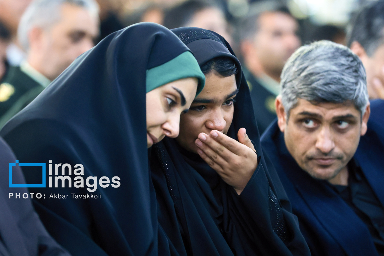 روز پر کار دولتیها در طبس/ صدای خانواده کارگران معدن شنیده شد روز پر کار دولتیها در طبس/ صدای خانواده کارگران معدن شنیده شد