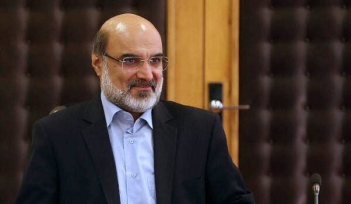 دولت با سیاست‌های انبساطی به دنبال رونق اقتصاد و بورس است/ افزایش نرخ تسعیر ارز به درآمد شرکت‌های صادرات‌محور سیگنال رشد می‌دهد/ ۲۰۰ همت بودجه برای پرداخت طلب تولیدکنندگان کود اوره و نیروگاه‌های برق در قالب واگذاری اموال در نظر گرفته شده است