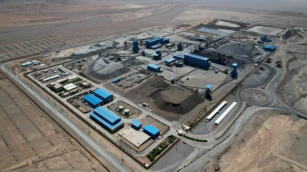 قیمت‏‏‌گذاری دستوری؛ بلای تولید/ بهای ارز حاصل از صادرات باید در بازار تعیین شود