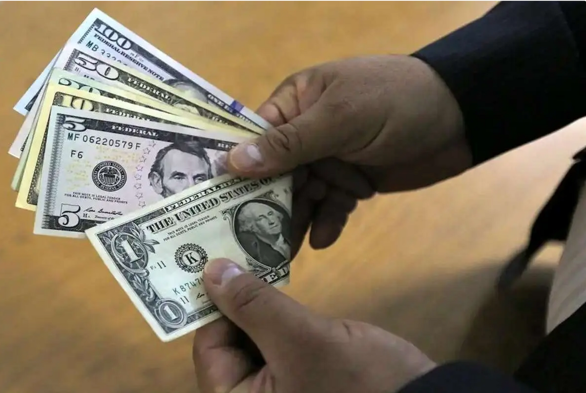 پیش بینی قیمت دلار ۲۷ آبان ۱۴۰۳/ دلار در بلاتکلیفی سیاسی، رنج شد