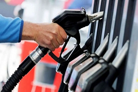 شرط نماینده مجلس برای دولت: اگر می‌خواهید قیمت بنزین را واقعی کنید باید تعرفه واردات خودرو را بردارید